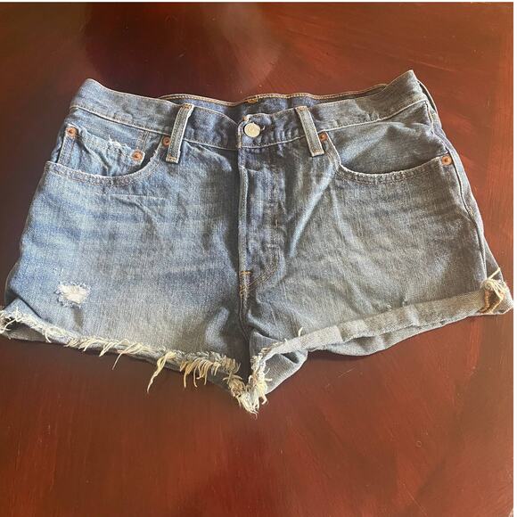 Levi's Denim Jean Fringe Distressed Destroyed Shorts Womens - Picture 1 of 6